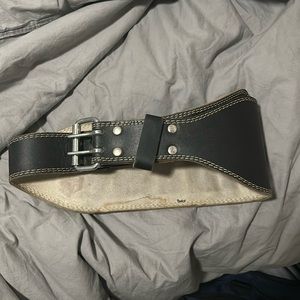 Weight lifting belt.